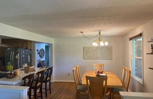 Oak Ridge House | 3 Bedroom in Oak Ridge. Close to High Point, Greensboro, or Winston-Salem