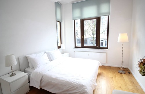 Nippes Apartment | 3 bedroom Luxury Apartment
