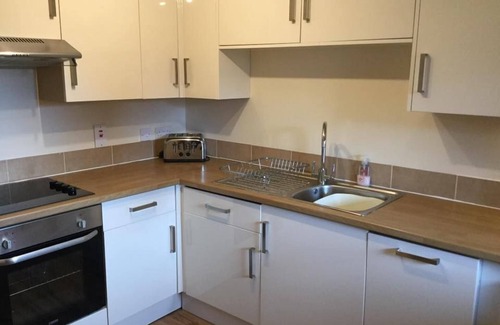 Tillicoultry Apartment | 3 bedroom luxury lodge in a countryside location with a private hot tub, large gardens and private p