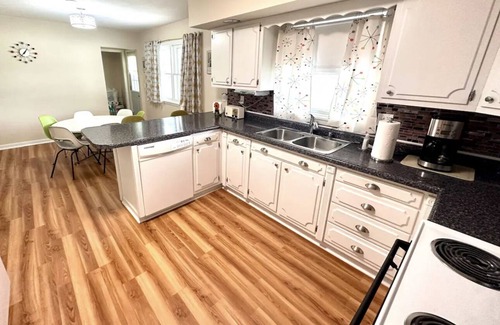 Princeton House | 3 Bedroom Minutes to Historic Downtown