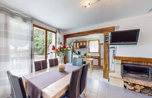 Mesnil-Saint-Pere House | 3 bedroom nice home in Mesnil St Pere