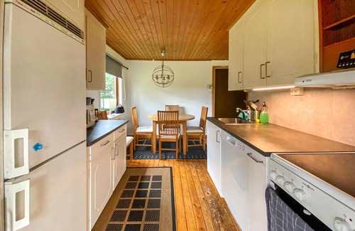 Varobacka House | 3 bedroom nice home in Väröbacka