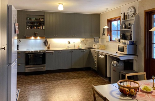 Roke House | 3 bedroom nice home in Röke