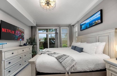 North End Condo | 3 Bedroom / Poolside / Lakefront / Pools & Hot Tub