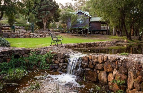 Margaret River Ski Chalet | 3 Bedroom Sleeps up to 8 guests, features 2 bedrooms and one loft bedroom plus a large living/dining