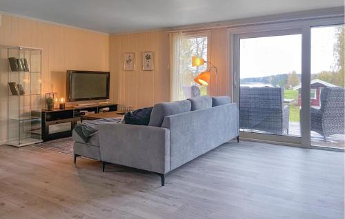 Viken House | 3 Bedroom Stunning Home In Årjäng