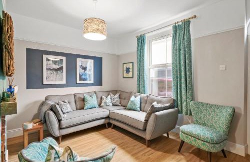 Portsmouth House | 3-Bedroom Stylish & Spacious Townhouse, Perfect for Groups and Family, Sleeps 6 with Free On-Street Parking Permit, Southsea - WORK CONTRACTORS OFFER AVAILABLE! - by Blue Puffin Stays