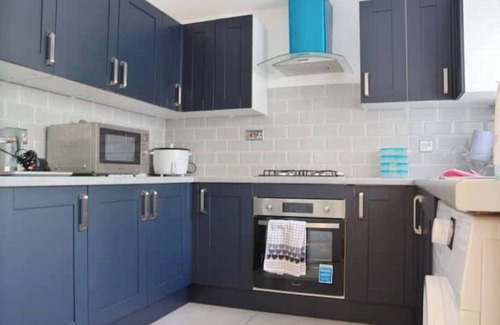 Plumstead House | 3 Bedroom Terrace in Area With Great Transport Connectivity