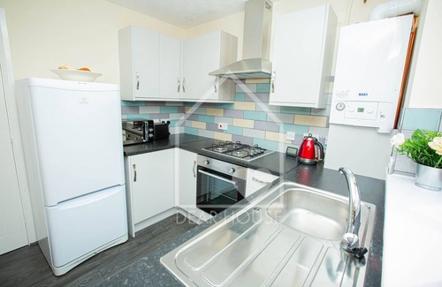 Corby House | 3 Bedroom town house Corby. Sleeps 6, WiFi, Free Parking