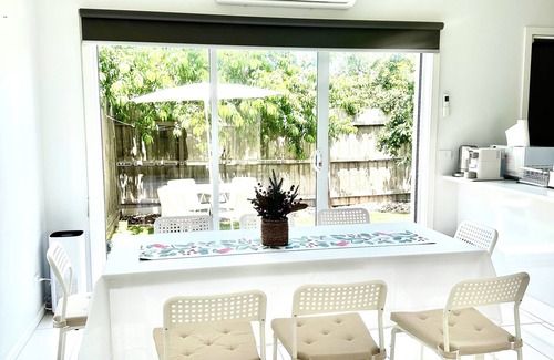 St. Albans House | 3-bedroom townhome in lovely St Albans, close to Melbourne airport with WiFi, AC