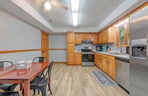 Cheat Lake House | 3 Bedroom Townhome next to Cheat Lake/Sunset Beach Marina!