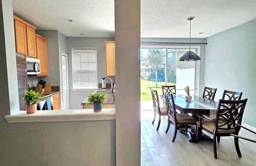 OakLeaf Plantation House | 3-bedroom townhome in amazing Orange Park, FL