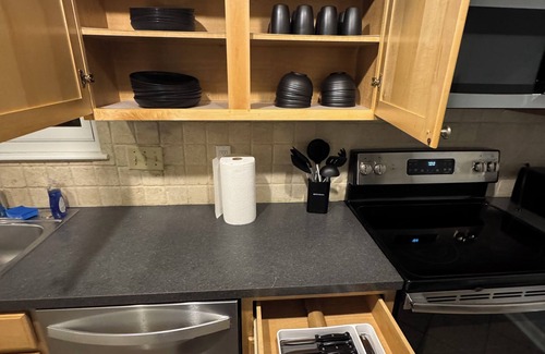 Pineville House | 3-bedroom townhouse - Max 8 guests