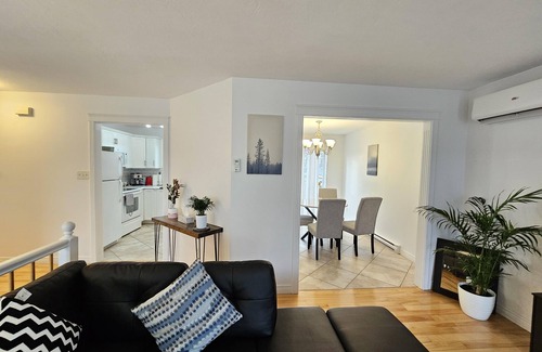 Moncton House | 3 Bedroom Upper unit House n