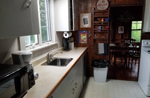 Cataumet House | 3 Bedroom Vintage Cape Cod home with Large backyard and close to beach