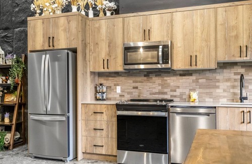 Penetanguishene Apartment | 3 Bedroom Waterfront Oasis/Water Toys!