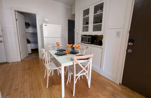 Near West Side Apartment | 3 Bedroomin the Medical Center!