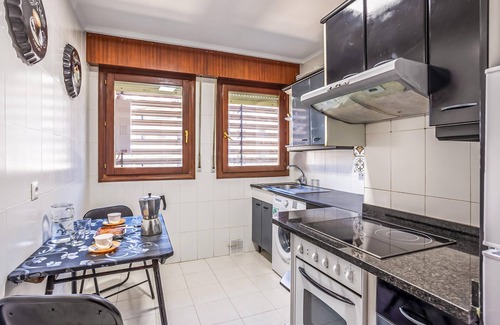 Colindres Apartment | 3 Bedrooms Apartment In Colindres