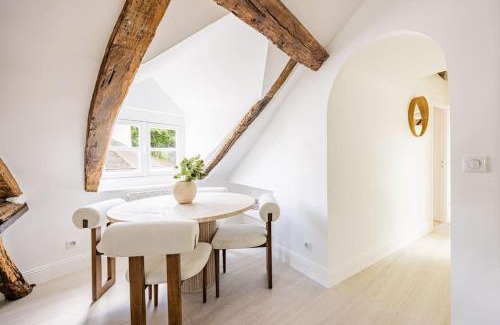 Montmartre Apartment | 3 bedrooms Sacrée cœur Place du Tertre Montmartre