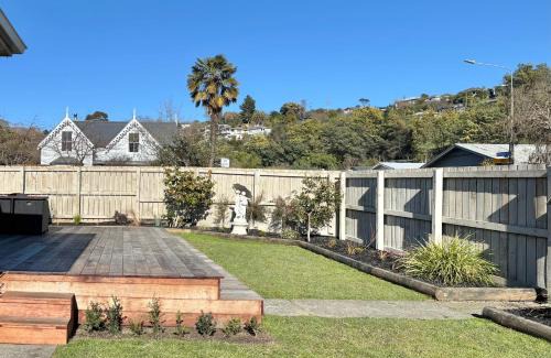 Nelson South House | 3-Beds with Sunny Deck & Gardens