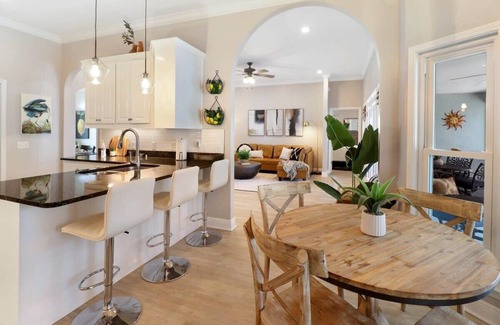 Port St. Joe House | 3 Blocks to Beach, Oasis-Like Private Heated Pool,6 Seat Golf Cart,Putting Green