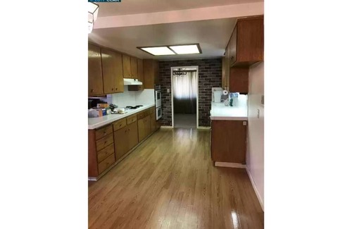 Pittsburg Apartment | 3 br,2 ba, Sleeps 9, Great Loc, NR Concord, W Creek, SF!