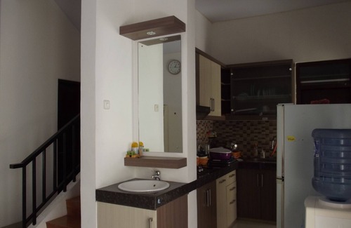 Baturetno House | 3 BR House with Pool Near KidsFun Jogja