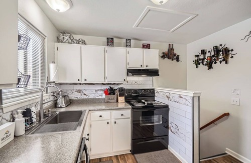 North Central Westminster House | 3 BR Westminster Home | Hot Tub
