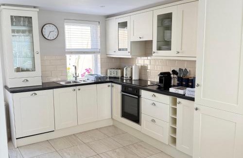 Killarney House | 3 Fair Hill House centrally located with parking and wifi sleeps 6