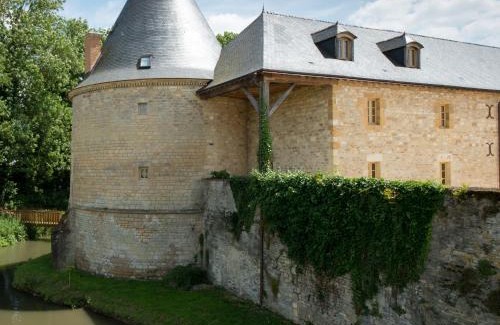 Charbogne House | 3 Gîtes avec piscine au Château de Charbogne