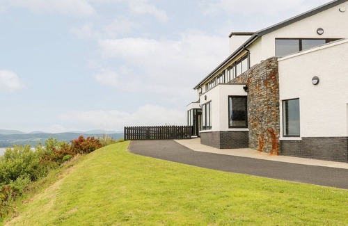 Fahan Cottage | 3 HARBOUR VIEW, family friendly in Buncrana, County Donegal