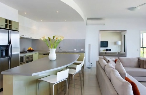 Sunshine Beach Apartment | 3 Hilltop Villas - White Water Views from the Heart of Sunshine