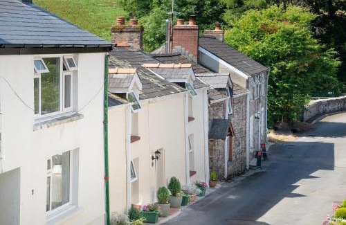 Laugharne House | 3 Horse Pool Road