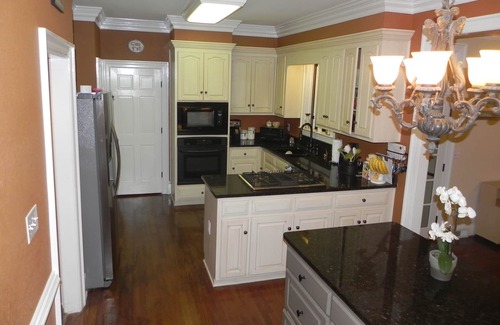 Martinez House | 3-Level Masters Retreat 6 Miles From the National - Overlooks West Lake 5th Tee!