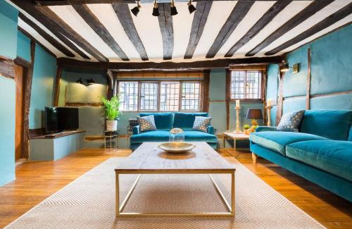 City Centre House | 3 MASONS COURT The Oldest House in Stratford Upon Avon, Warwickshire.