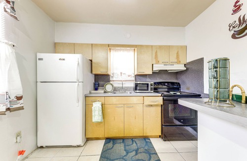 Downtown Hollywood Cottage | 3 Mi to Beach: Pet-Friendly Gem in Hollywood