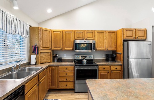 Frankford Cottage | 3 Mi To Bethany Beach: Family-friendly Home