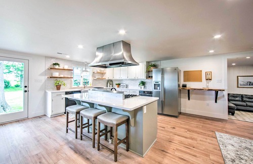 Refton House | 3 Mi to Dutch Wonderland: Serene Home w/Deck