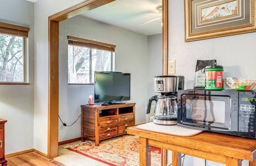 Georgetown Apartment | 3 Mi to Lake Georgetown: Serene Studio!