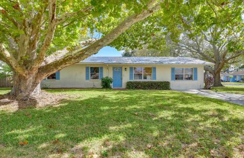 Palmetto House | 3 Mi to Riverwalk Pet-Friendly Home with Yard!
