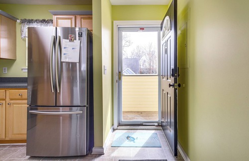Lewes Apartment | 3 Mi to Savannah Beach: Lewes Condo w/Pool Access