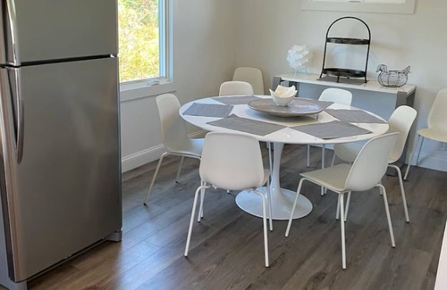 Biddeford House | 3-min walk to beach, modern 3BR, dog-friendly cottage in charming Biddeford Pool
