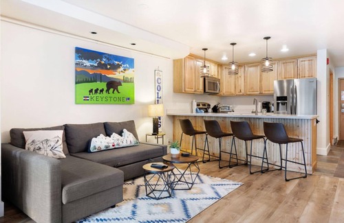 Mountain House Condo | 3-Minute Walk to Lifts & Dining, Unwind in Pool & Hot Tub with Mountain Views. Near 7 Ski Resorts!