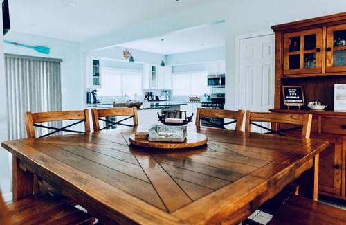 Ventnor City House | 3 Nights for the Price of 2! 4BR/3.5BA Walk to Dining Quick Uber to Casinos