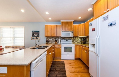 Saint Joseph House | 3 Nt Summer Min! Lovely Home With Association Heated Pool and Hot Tub!