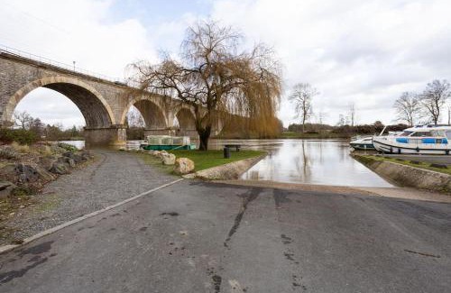 Noyen-sur-Sarthe House | 3 pers Gîte Pasteur Noyen sur sarthe centre