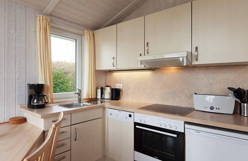 Lensterstrand House | 3 person holiday home in GROEMITZ