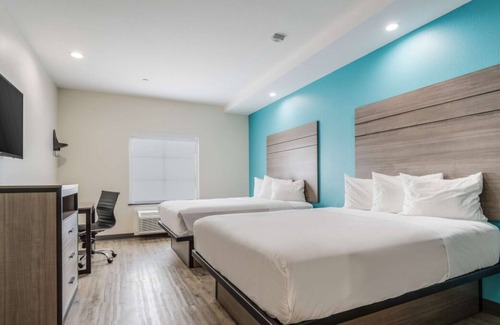 Katy House | 3 Relaxing Units w/ Free Parking & Breakfast, Minutes from Typhoon Texas!