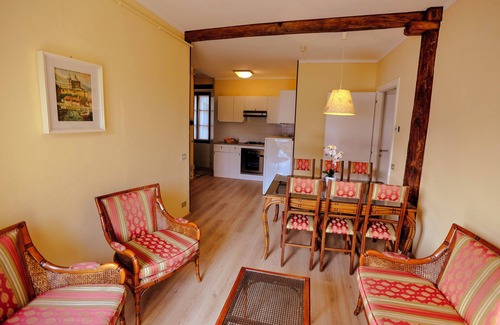 Cannobio Apartment | 3-room apartment with sunny balcony on the beautiful lakeside promenade of Cannobio