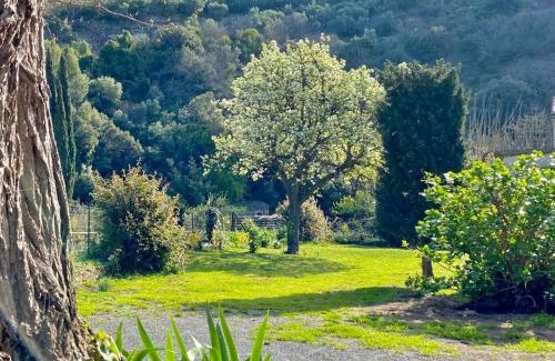 Lastours Apartment | 3 Star 3 bed Air Conditioned QUERTINEUX 100m to Historic 4 Cathar Châteaux Lastours access to a very Pretty Riverside Garden!